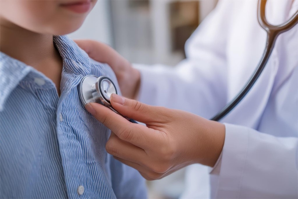 La importancia de las revisiones pediátricas regulares para la salud de su hijo